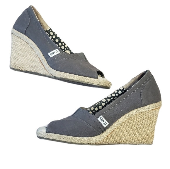 Toms Shoes - TOMS espadrille peep toe wedge sandal 6.5 gray